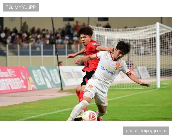 重庆铜梁龙肯帕努远射破门 内切打门展现个人技术能力